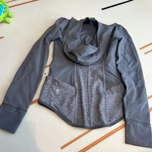 Ivivva size 10 jacket - Picture 2 of 3